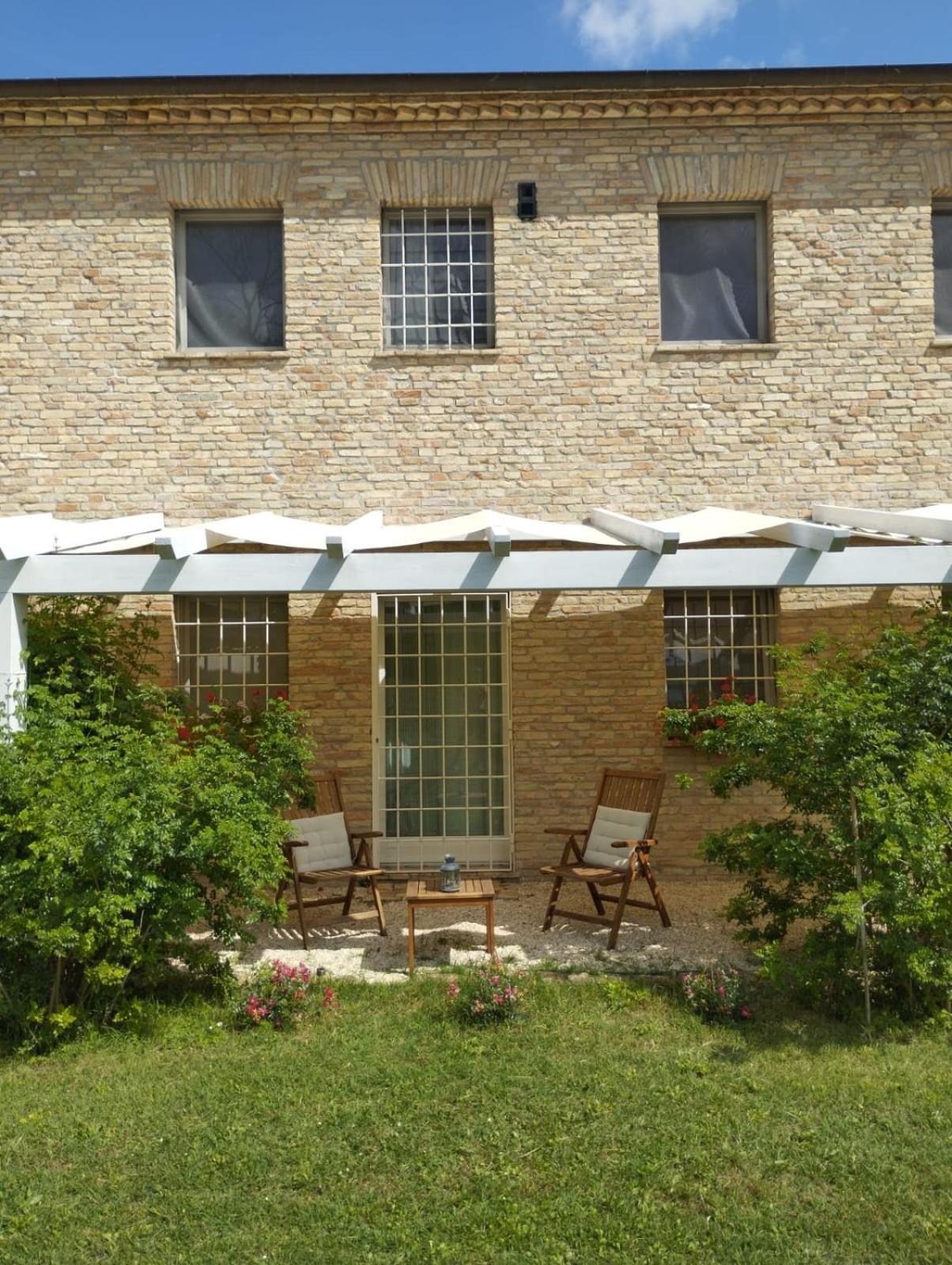 Il Giardino Nella Valle Belvedere Ostrense Стая снимка